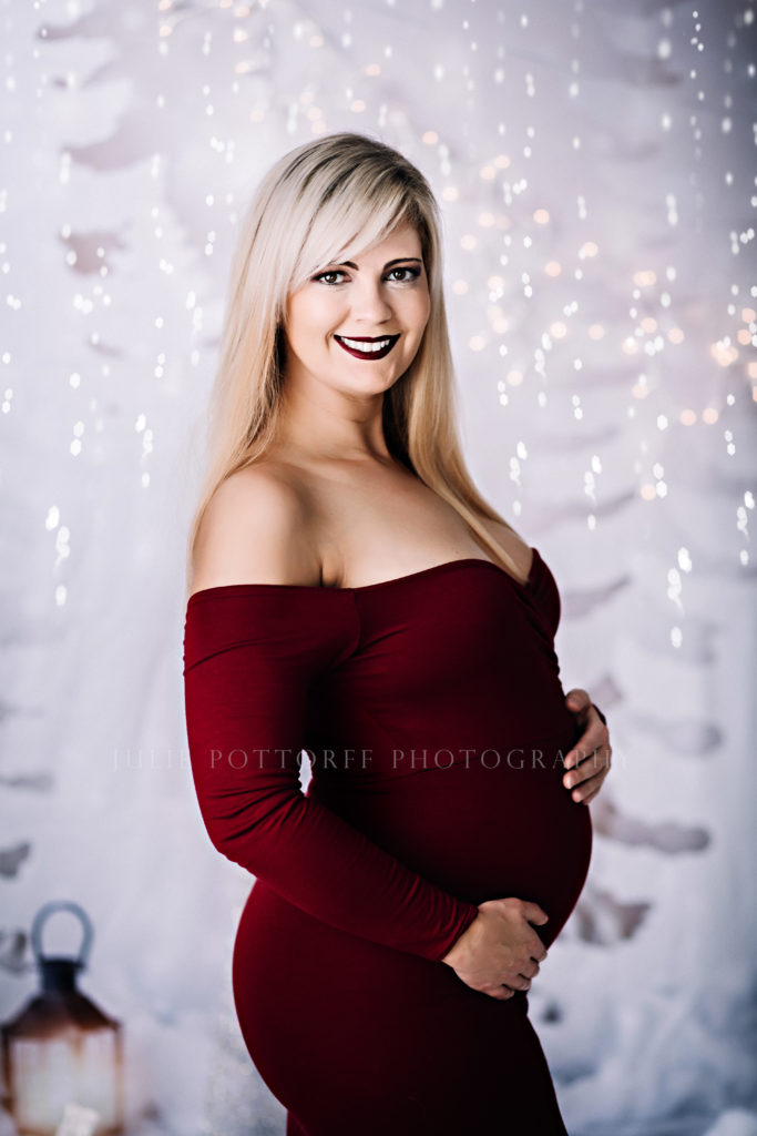 julie pottorff snow maternity photography southern il photographer sew trendy gown