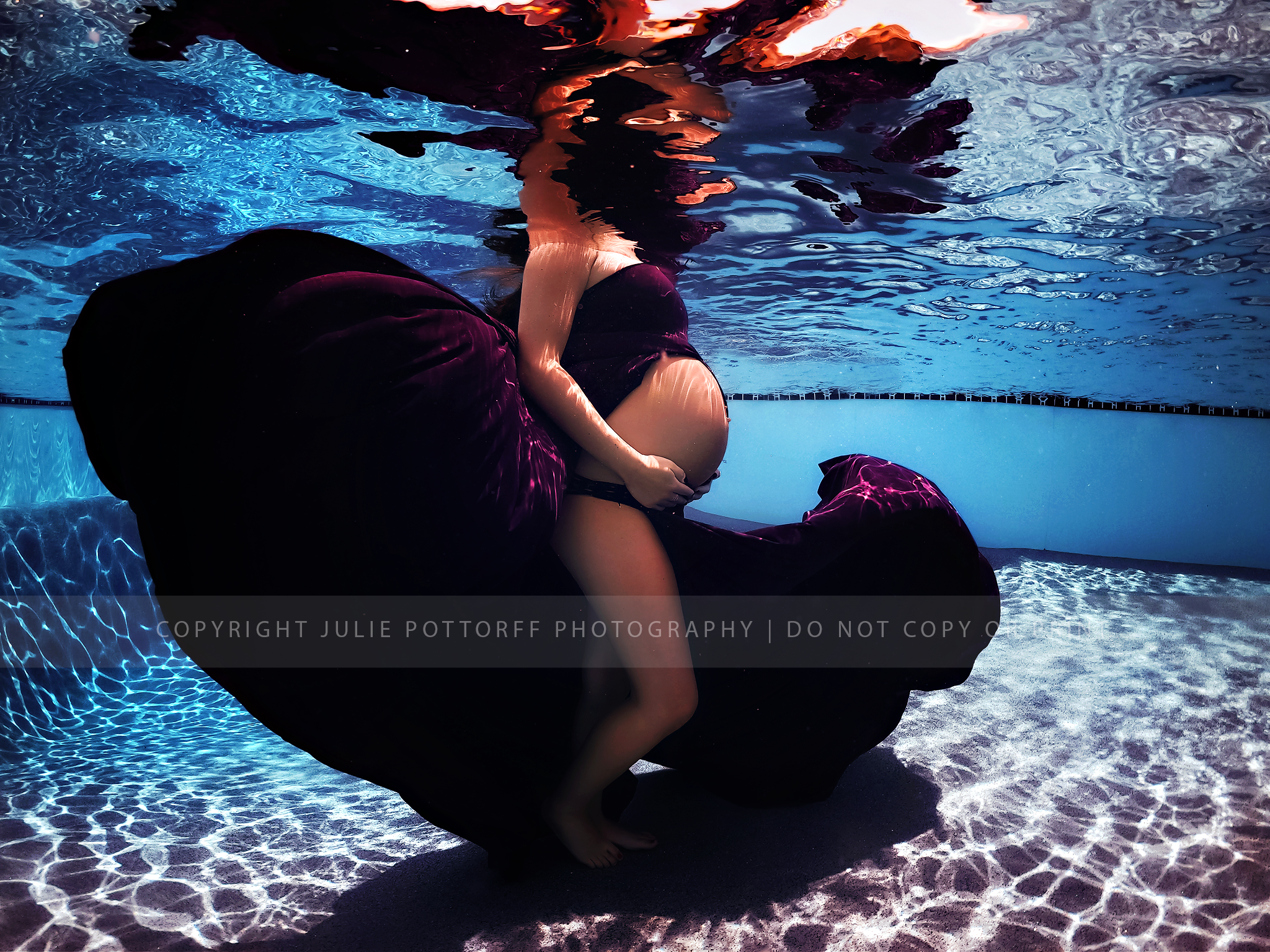 underwater maternity photography